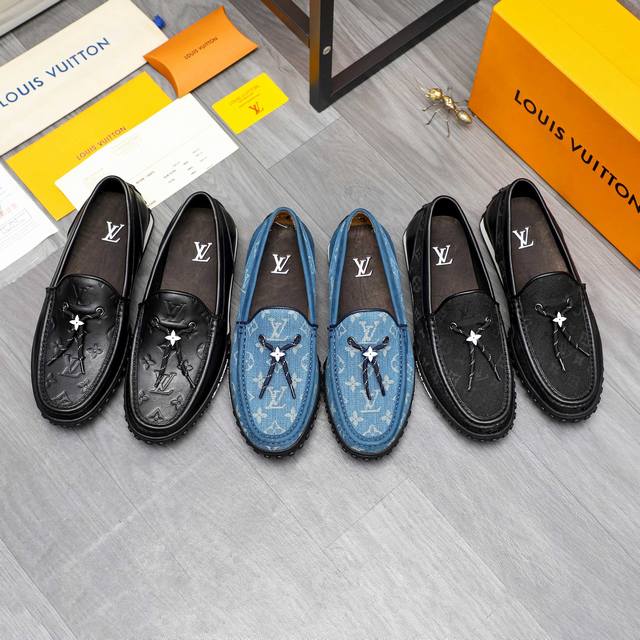 商品商标：Louis Vuitton 路易威登 豆豆套脚鞋 正码码数: 39-45 商品材料：精选 头层牛皮拼接牛仔布面 牛皮内里 豆豆大底